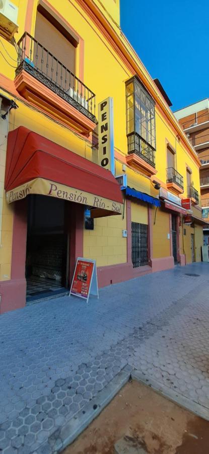 Pension Riosol Sevilla Buitenkant foto